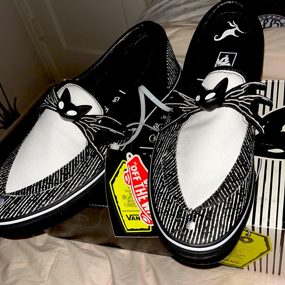 Nightmare Before Christmas Classic Slip on Vans MENS SZ 9 new in box 💀